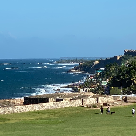 Meet your Posher, Jennifer - Picture 8 of 12